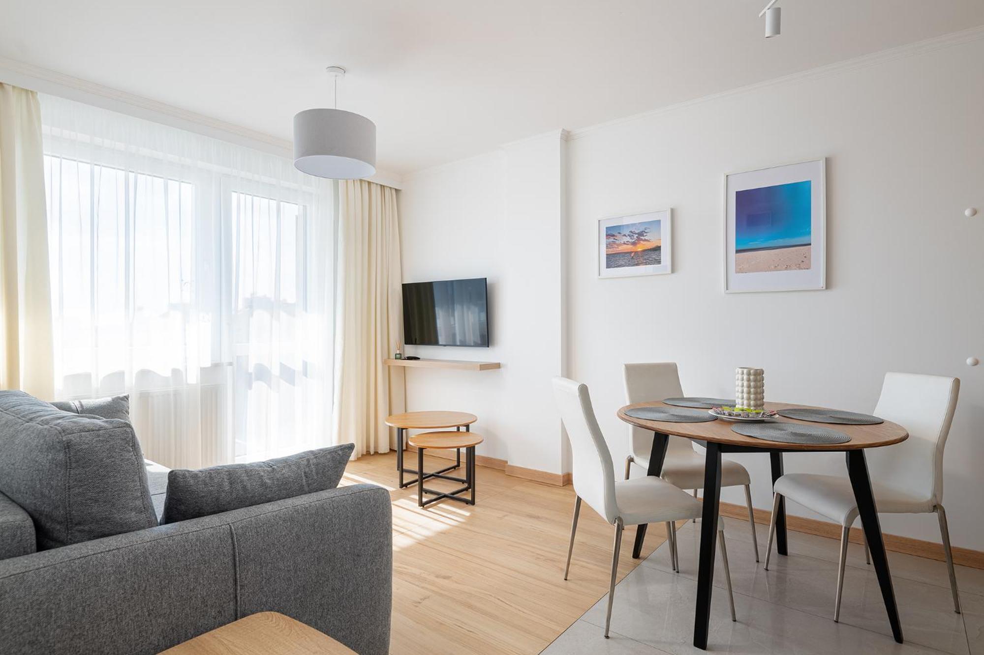 Rentplanet - Apartamenty Pileckiego 바르샤바 외부 사진